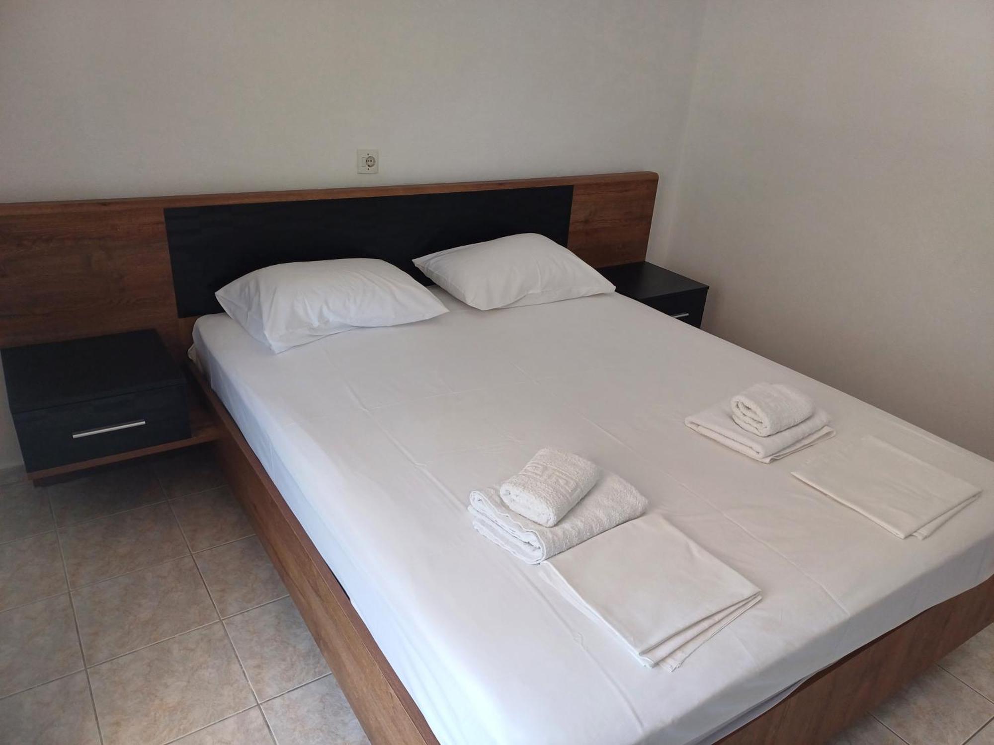 Μαρου Rooms Olympiaki Akti Bagian luar foto