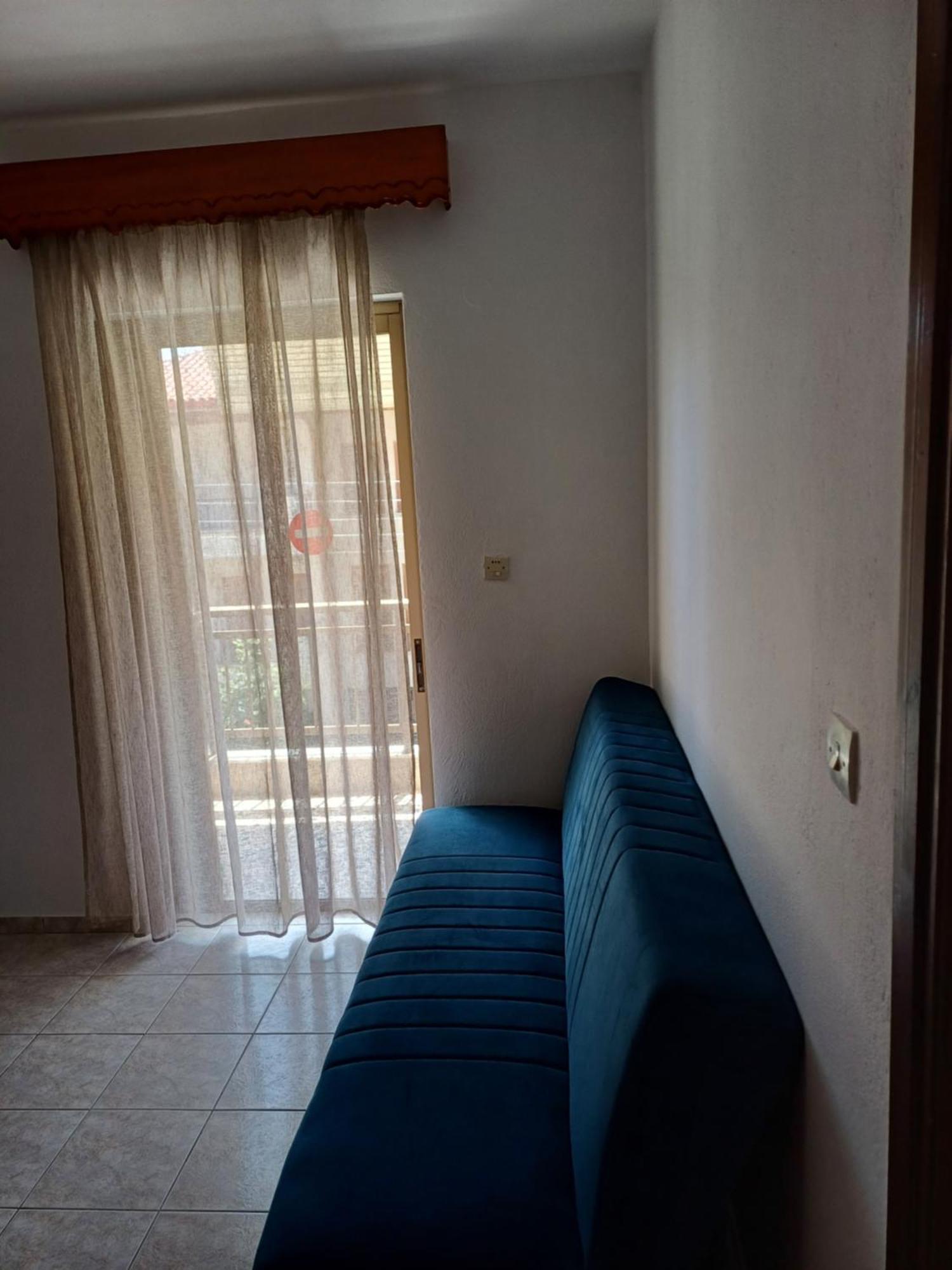 Μαρου Rooms Olympiaki Akti Bagian luar foto